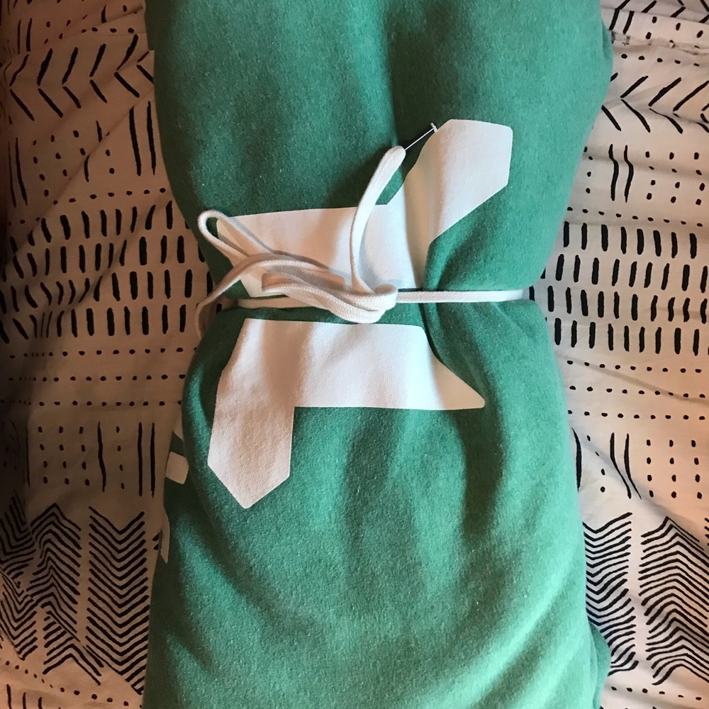 Young life sweatshirt throw blanket